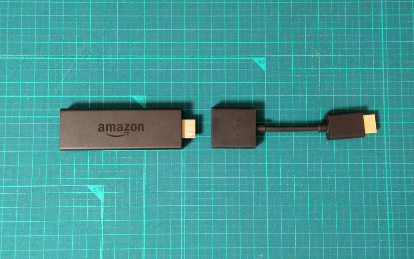 Fire TV Stick と付属の HDMI延長コード