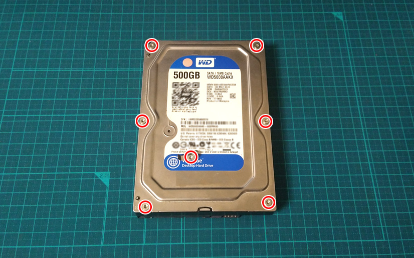 HDDの分解手順：HDDのネジ
