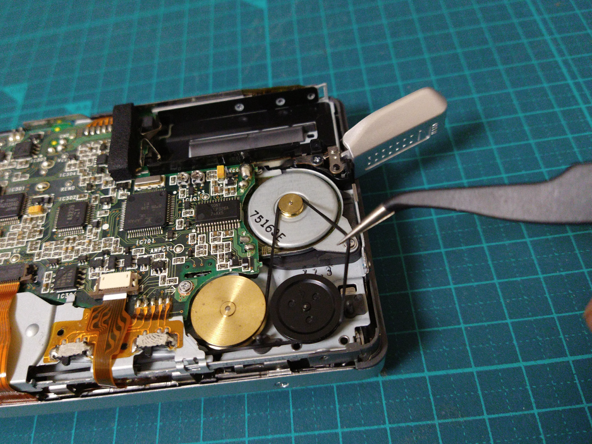 TCS-100のゆるんだゴムベルト